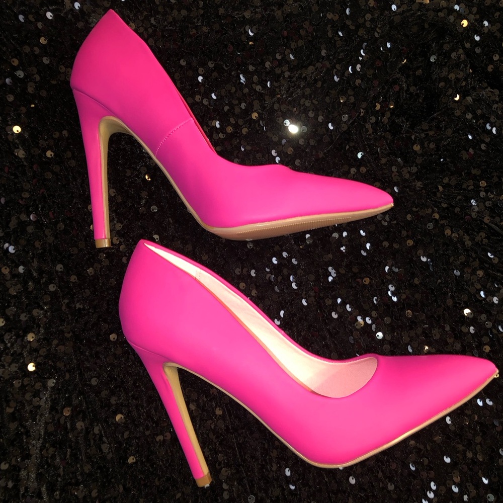 Head-Turning Hot Pink High Heel Pumps-8.5M